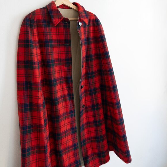 VINTAGE 70s Reversible Plaid Blanket Wool Cape - Picture 2 of 7